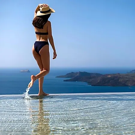 Lilium Hotel Santorini 5*